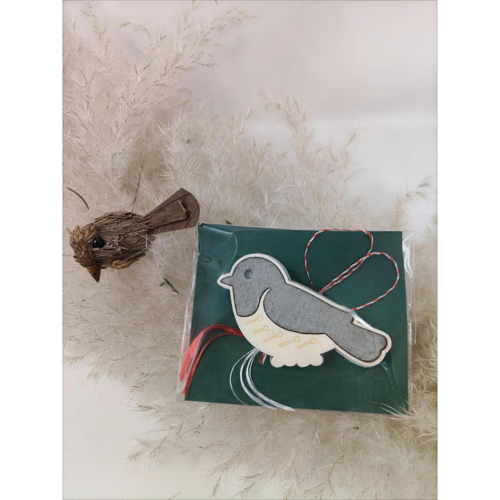 Mărțișor Pasăre din Lemn și Fetru | Handmade în România