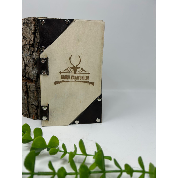 Speisekarte Holz & Leder – personalisiert, kompakt 15x13 cm