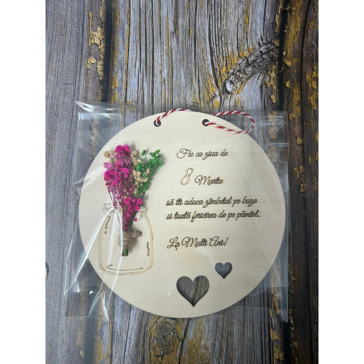 Women's Day plaque with dried flowers – engraved message