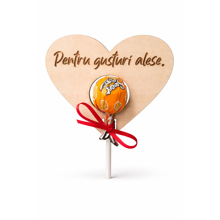 Holzherz mit Lutscher – personalisiertes Geschenk RoArtizan