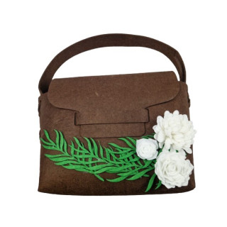 Geanta handmade fetru maro cu flori albe decorative