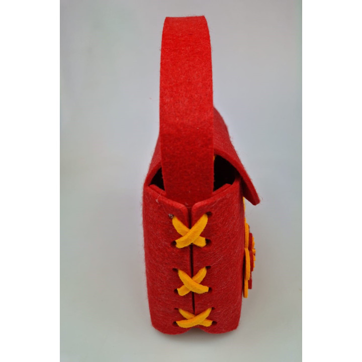 Geanta handmade fetru rosie cu flori galbene decorative