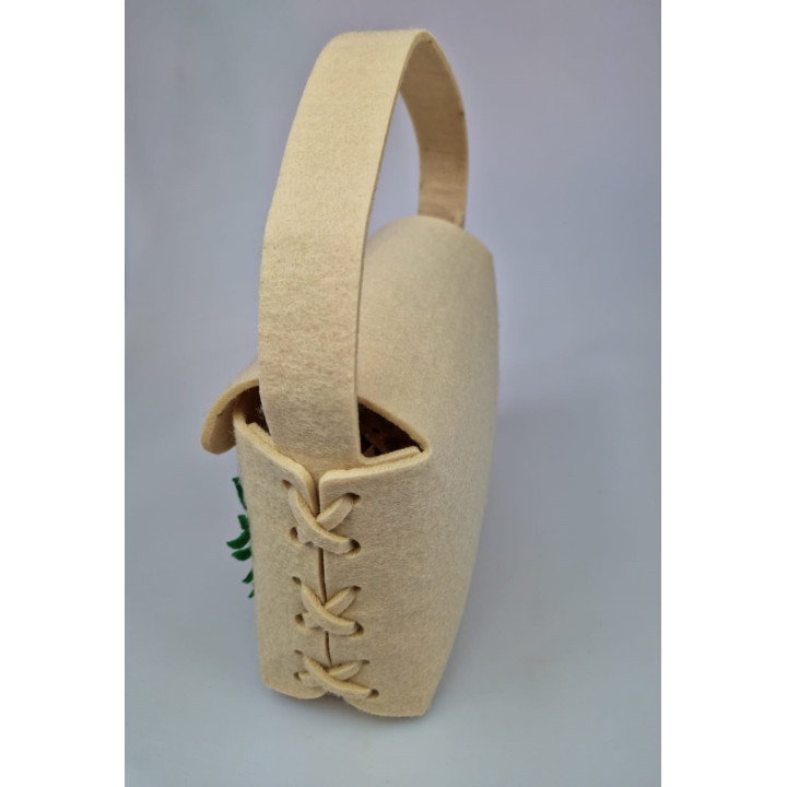 Geanta handmade fetru crem cu flori rosii si albe decorative
