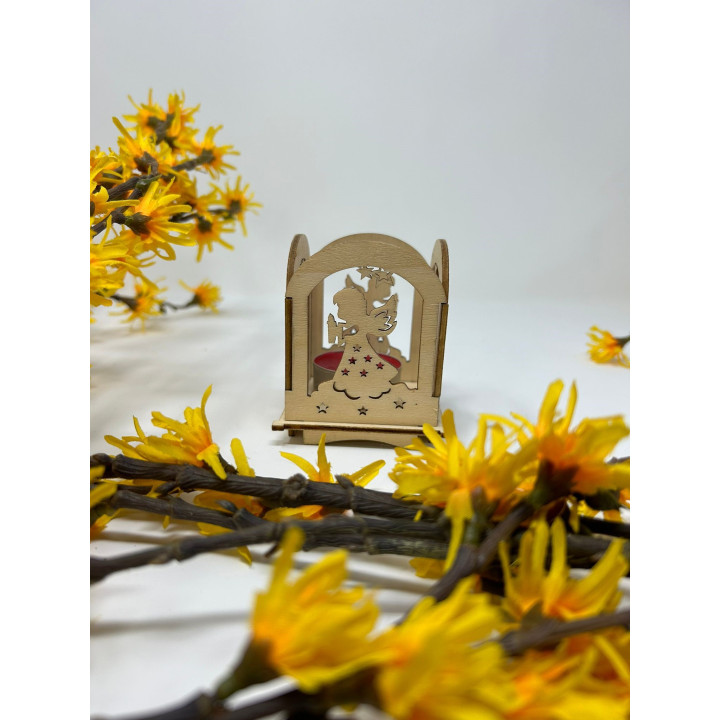 Suport lumanare tip felinar din lemn de plop cu inger decorativ