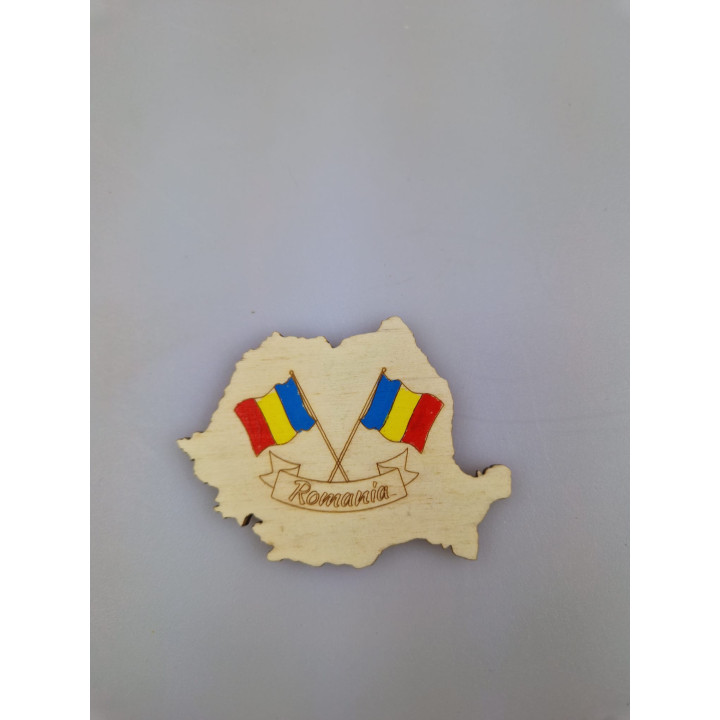 Romania map wooden fridge magnet – hand-painted flags